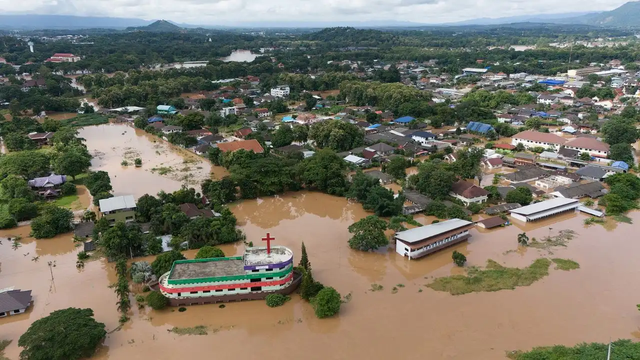 น้ำท่วมตัวเมืองเชียงราย ย่านถนนเศรษฐกิจ