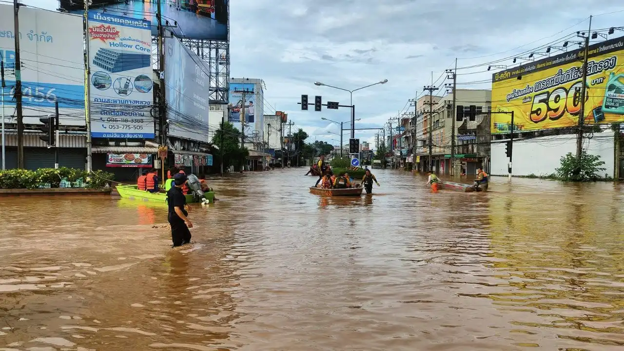 น้ำท่วมตัวเมืองเชียงราย ย่านถนนเศรษฐกิจ