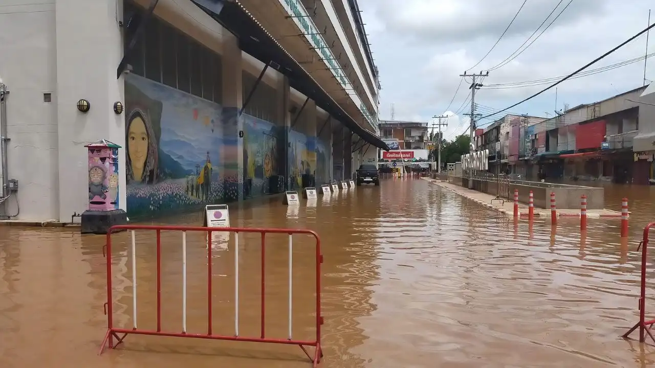 สถานการณ์ น้ำท่วม ตัวเมืองเชียงราย สถานีขนส่งตัวเมืองเชียงราย