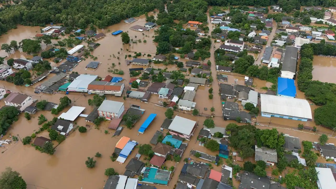 น้ำท่วมตัวเมืองเชียงราย ย่านถนนเศรษฐกิจ